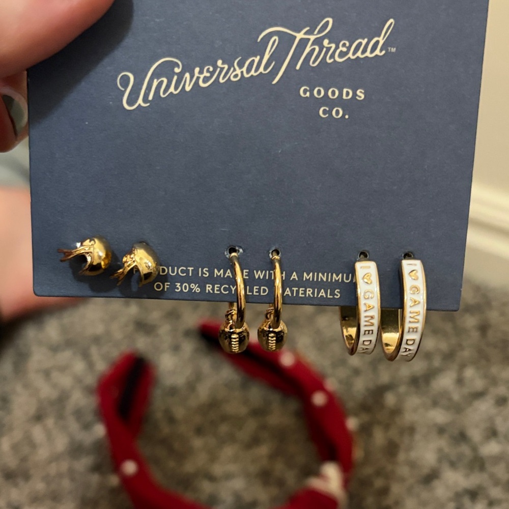 Universal Thread Football Accessory Set - Picture 4 of 5